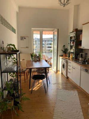Sonnige 2 Zimmer Wohnung, S/W Balkon mit Kaminofen / Bitte keine weiteren Anfragen mehr !
