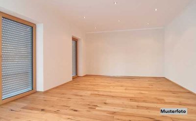 Gut erhaltene Einfamilien-Doppelhaushälfte nebst Carport ++ provisionsfrei ++