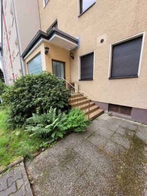 Haus im Haus! 5-Raum-Maisonettewohnung mit zwei Stellplätzen in Berlin-12105