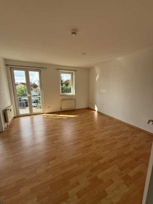 helle freundliche 1-Raum-Wohnung mit EBK zu vermieten