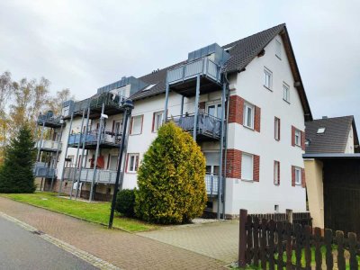 Attraktive -Zimmer-DG-Wohnung mit Balkon in Limbach-Oberfrohna Ortsteil Kändler