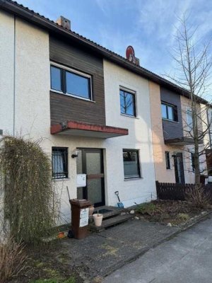 Brück Immobilien - Zur Kapitalanlage - 5-Zi.-Reihenmittelhaus in ruhiger Lage
