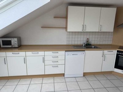 Sofort freie Wohnung, hell, mit Einbauküchenzeile, Top - Innenstadtlage und Super-Dachterrasse