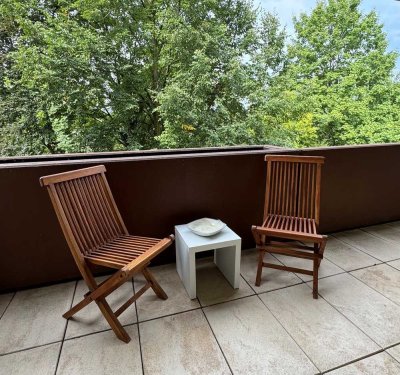 3-Zimmer-Wohnung mit gehobener Innenausstattung, Balkon und EBK in Fürth/Dambach