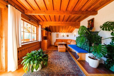 Traumhafte Dachgeschoßwohnung in Brixen im Thale – 4 Zimmer, Balkon &amp; Kachelofen!