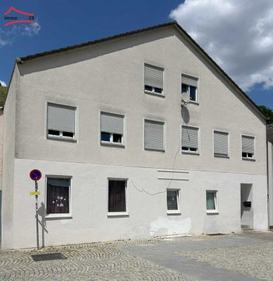 Zweifamilienhaus mit Ausbaupotenzial und Baugenehmigung in 91804 Mörnsheim