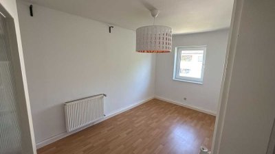 Helle 3-Zimmer-Wohnung mit Balkon im 2. OG in Roth