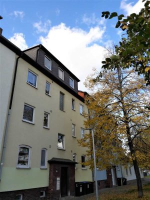 Geräumige Dachgeschosswohnung - mit Einbauküche