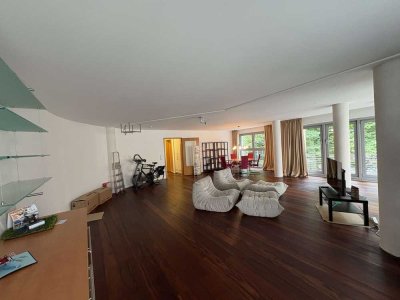 Zentrale Wohnung mit viel Platz – nur wenige Schritte zum Rhein!