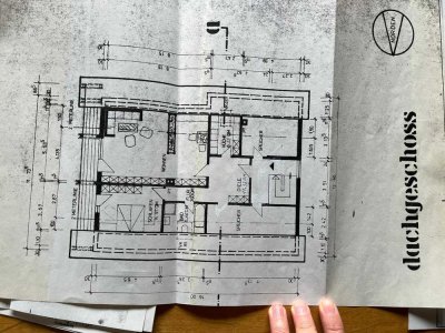 Exklusive, vollst. renovierte DG-Wohnung mit Balkon und EBK (Heidelsheim)