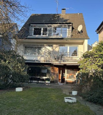 Vermietet! - oder Eigennutzung? // Garten und viel Nutzläche von mehr als 365 m² + Garage !!