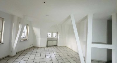 3 Zimmer im Dachgeschoss, frisch gestrichen