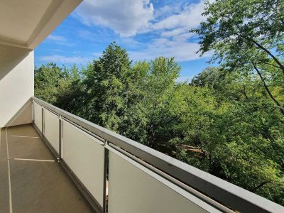 Balkon Richtung Innenhof*4. OG*BW*ab sofort