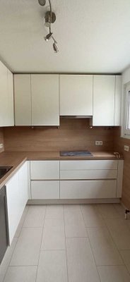 3-Zimmer-EG-Wohnung mit gehobener Innenausstattung und EBK + Balkon in Böblingen