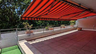 große Sonnen Terrasse mit komfortabler und großzügiger 3,5 Zimmer Wohnung