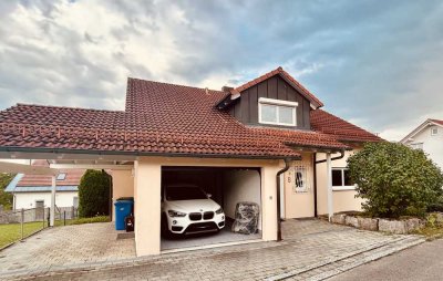 Großzügiges Einfamilienhaus (7 Zim., 230 m²) mit Kaiserberge-Blick, Glasfaser, 3 Bädern & Kachelofen