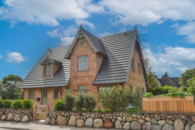 Neubau-Erstbezug Haushälften im Bäderstil in Wenningstedt! Mit Kamin, Klafs-Sauna & Einbauküche