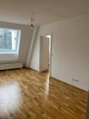 Lichtdurchflutete 3 Zimmerwohnung mit Schlossbergblick, schöne Anlegerwohnung im Herzen der Stadt Graz, nähe Südtirolerplatz