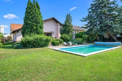 Familiendomizil in grüner Oase mit Pool und großem Garten
