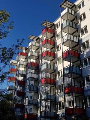 Frisch saniert ins neue Jahr. Schöne Single-Wohnung mit Balkon.