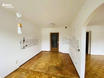 Sanierungsbedürftige 3-Zimmer-Wohnung mit Balkon