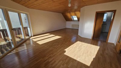 Geräumige 4-Zimmer Wohnung in ruhiger und grüner Lage