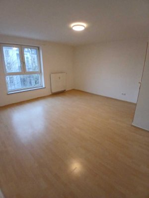 helle ETW - 2-Raum - renoviert mit EBK