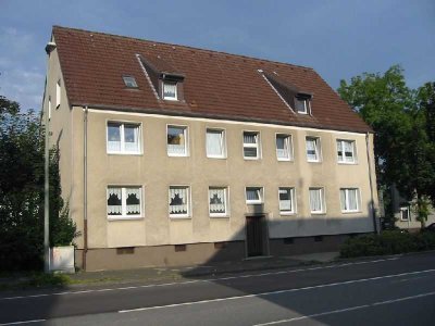 Demnächst frei! Wohnung mit neuem Wannenbad und Laminatboden