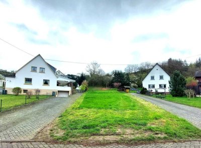 Freistehendes Einfamilienhaus auf großem Sonnengrundstück mit Burgblick in ruhiger Lage Niederzissen