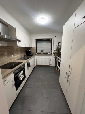 Stilvolle, vollständig renovierte 2,5-Zimmer-EG-Wohnung mit EBK in Pfedelbach