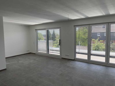 Geschmackvolle, neuwertige Penthouse-Wohnung mit geh. Innenausstattung mit Balkon