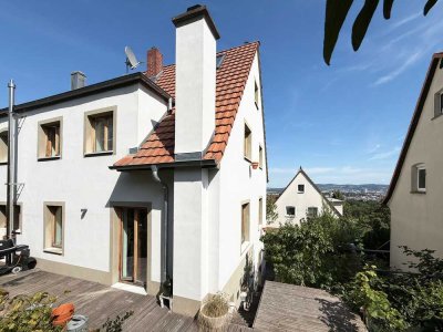 Charmante Doppelhaushälfte mit Blick über Stuttgart
