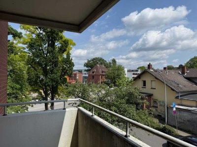 Arbeiten oder Wohnen? Praxisräume, Bürofläche oder doch einfach 5-Zimmer-ETW mit 2  Balkonen?