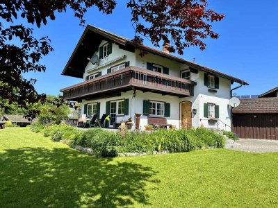 BERGBLICK - WEITLÄUFIG - NATURVERBUNDEN
Zweifamilienhaus in Saulgrub-Wurmansau