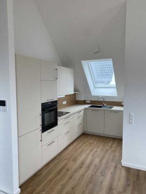 Neubau, 2-Zimmer-Wohnung mit schöner Loggia und neuer Einbauküche, Befristet für max 2 Jahre