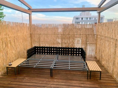 Neuwertige 3-Zimmer-Dachgeschosswohnung mit sonnigen Südterrassen in Ruhelage