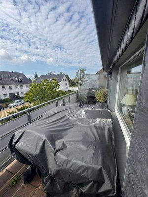 Dachgeschosstraum mit Balkon und Stellpatz - frei