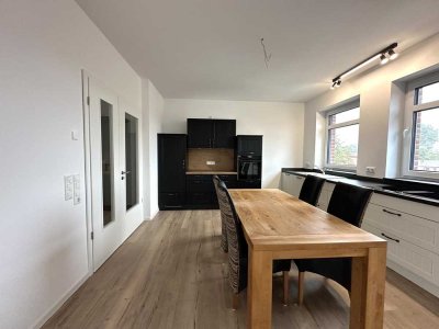 Neuwertige und exklusive Wohnung - mit Wasserblick