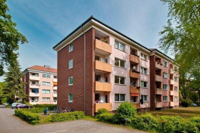 3-Zim.-Wohnung im Mehrfamilienhaus mit Balkon und kostenfreien Parkplätzen frei!