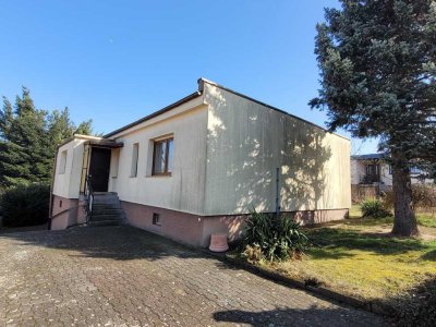 Familienglück im Eigenheim gesucht? Solides Wohnen auf einer Etage, in Mügeln!