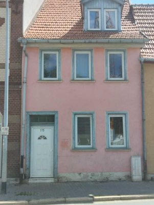 Schnuckeliges Reihenhaus mit Garten sucht Handwerker mit Geschick!