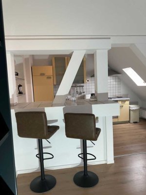 Voll möbliert und bezugsfertig - Erstbezug nach Sanierung: ansprechende 1,5-Zimmer-Wohnung in Neuss