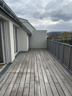 Fernsicht PUR- Sonnige Wohnung mit sehr großer Terrasse/ Dachterrasse, inkl. Küche- Nähe Bhf. Brunn