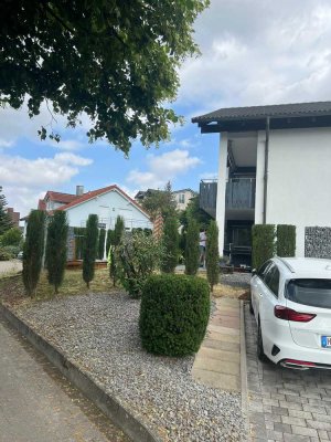 Traumhafte 3 Zim.  Wohnung mit großem Garten + Garage + EBK + Pkw Stlp.