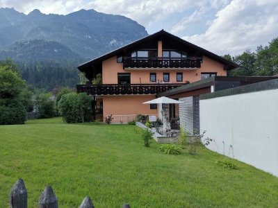 Schöne 2-Zimmer-Wohnung mit Blick auf die Zugspitze