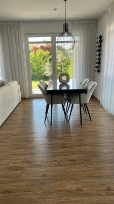 Helle & moderne Erdgeschosswohnung mit Garten in Feldrandlage von Deidesheim