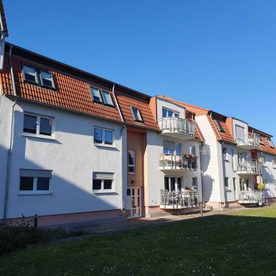 Stilvolle, gepflegte 1-Zimmer-Wohnung mit Balkon in Neustadt mit Tiefgaragenstellplatz (neu saniert)