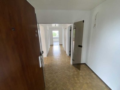 Renovierte 4-Zimmer Wohnung mit Balkon in Kaarst