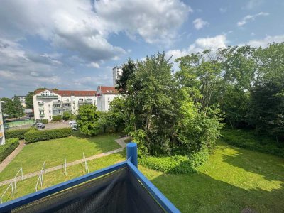 Vollmöblierte 1-Zimmer-Wohnung mit Balkon & Außenstellplatz – 3. OG
