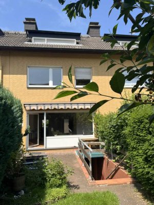 Reihenmittelhaus mit Garten und Gestaltungspotential  in Schildesche
